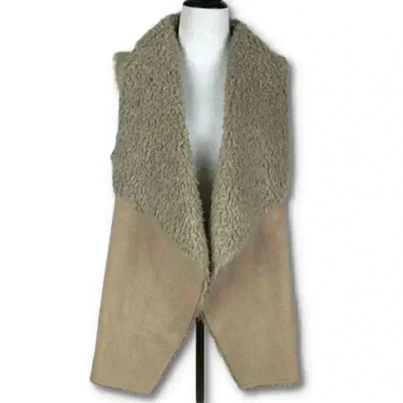 Velvet faux suede vest size M tan open front - Picture 7 of 7
